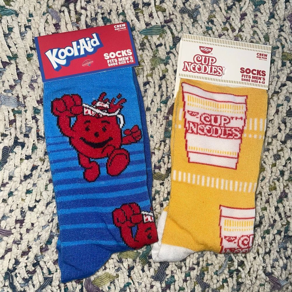 Double trouble crew Socks blue kool-aid & Cup o Noodle yellow men's 6-12
